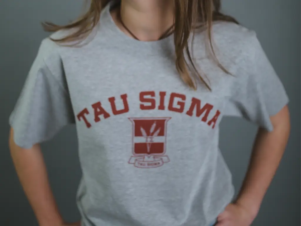 Collegiate-shirt